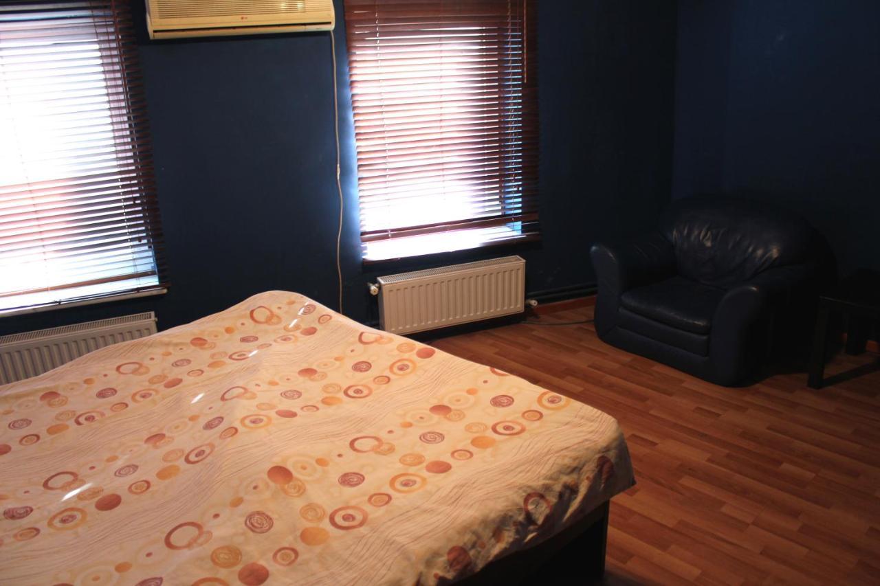 Fun House Hostel Букурещ Стая снимка